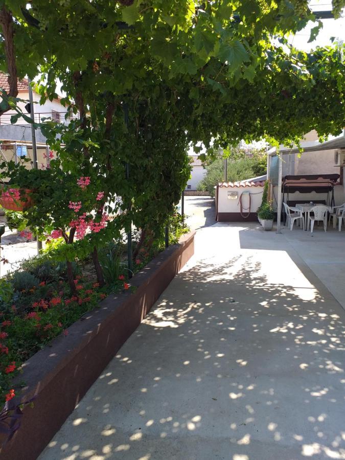 Apartments Jelicic Biograd Na Moru Exterior photo