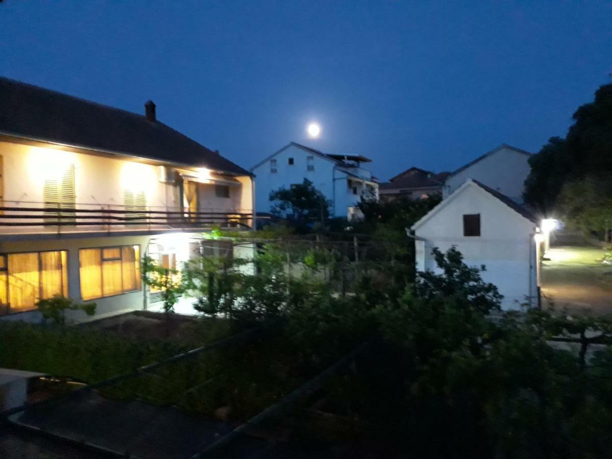 Apartments Jelicic Biograd Na Moru Exterior photo